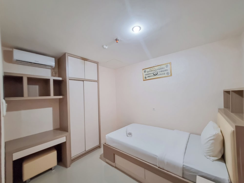 Elegant And Spacious 2Br Loft Green Park Yogyakarta Apartment