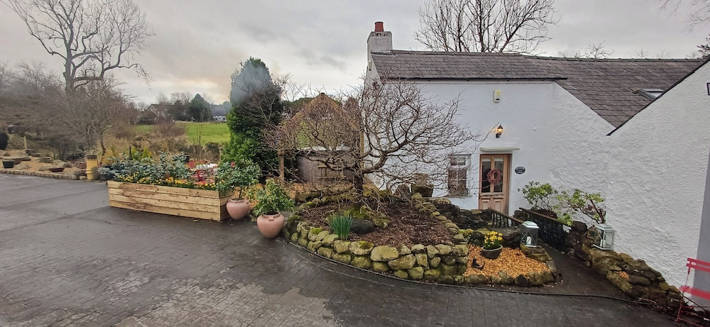 Riverside Cottage at Logwood Mill
