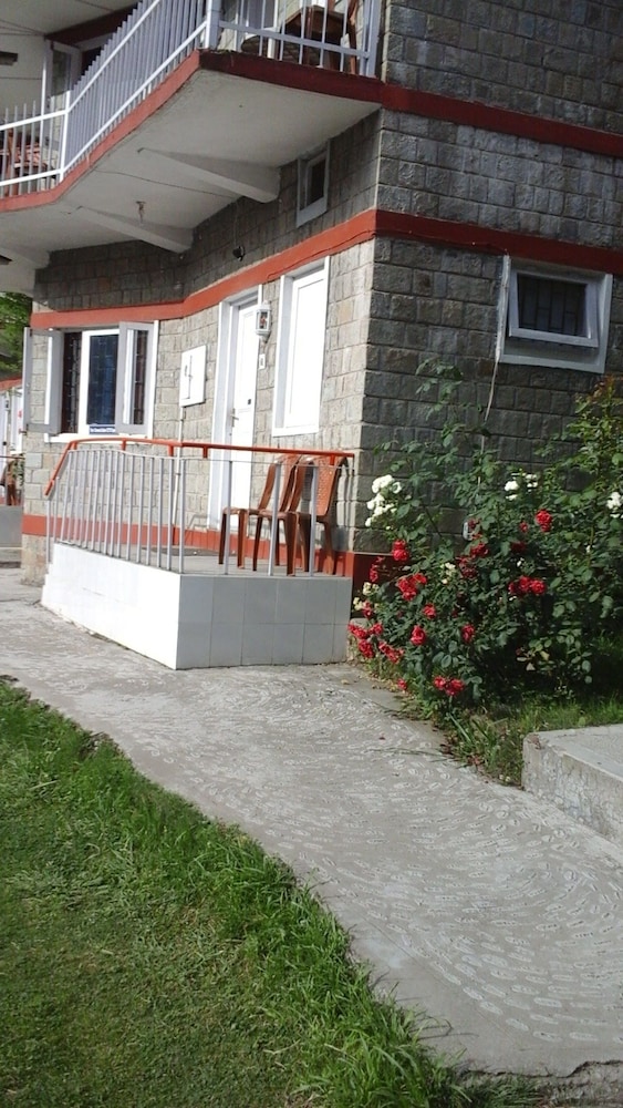 Hotel Dev Cottage
