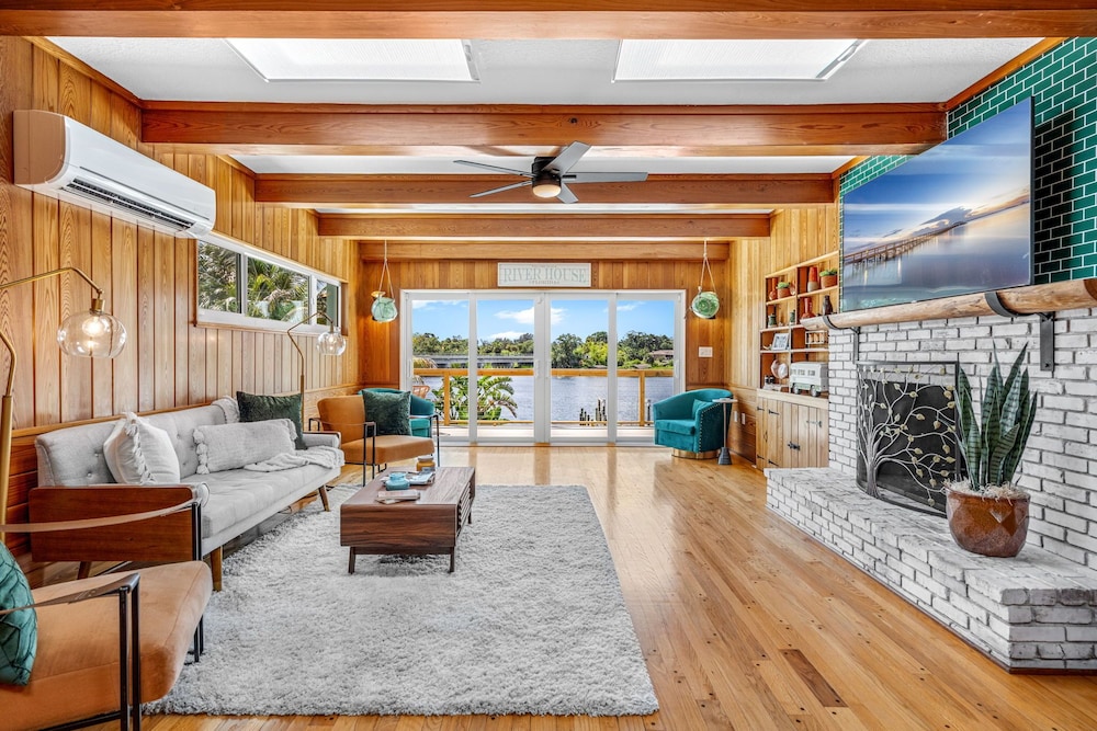 Mango Shores