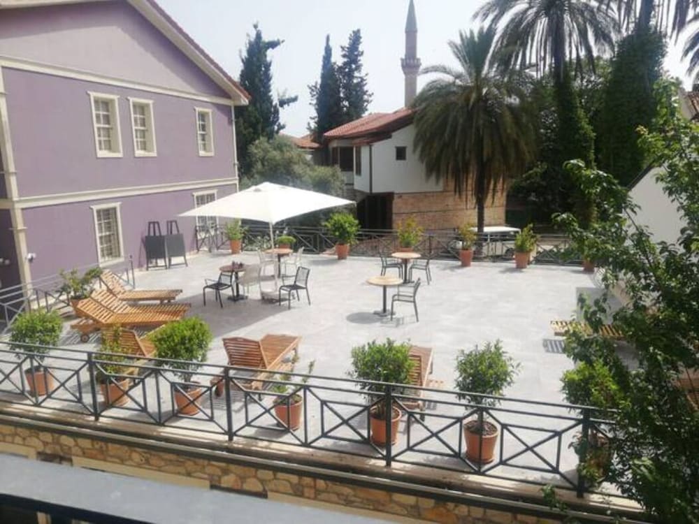 Superb Flat with Calm Balcony - REYHAN