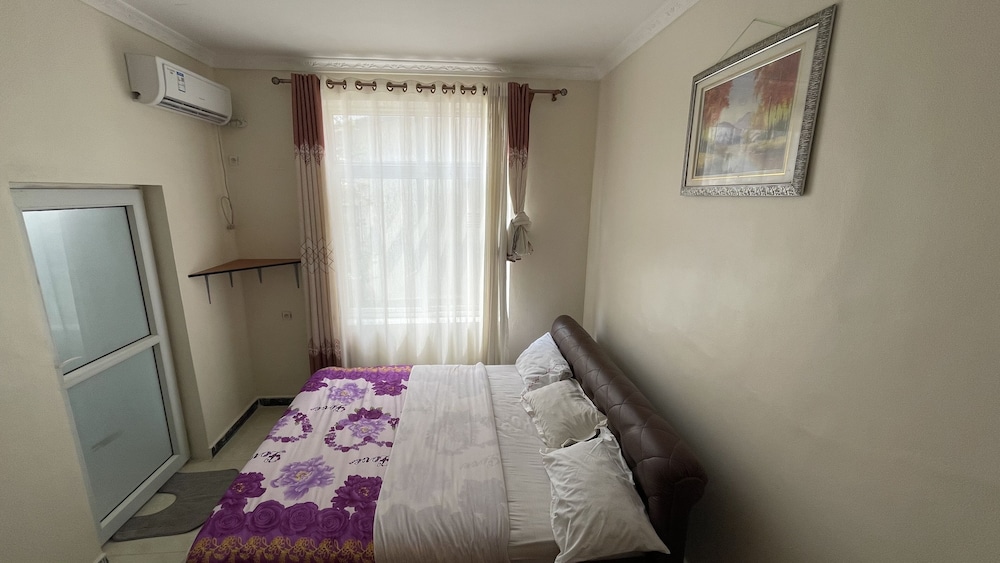 LAO TANGREN RESTAURANT & GUESTHOUSE view 4