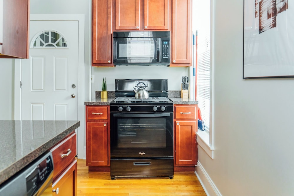 2BR Apt Furnished - Grace 11-1