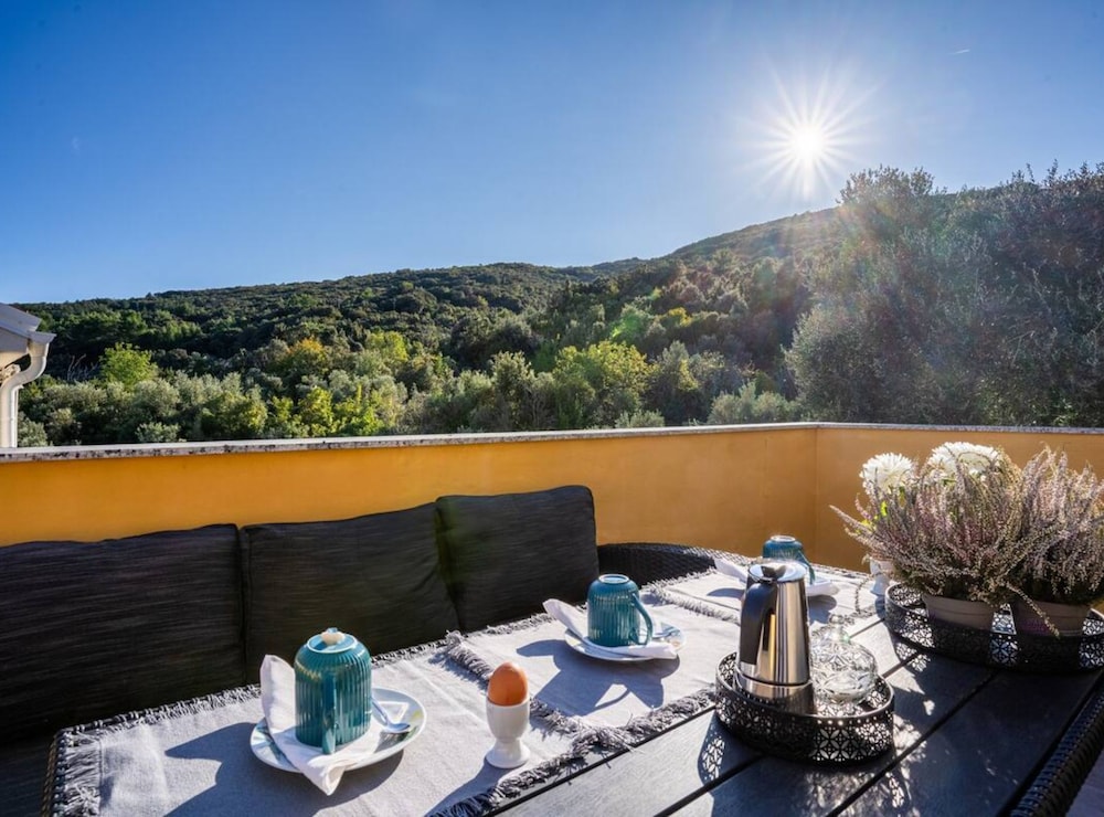 Sunny Side Apartment Loreta