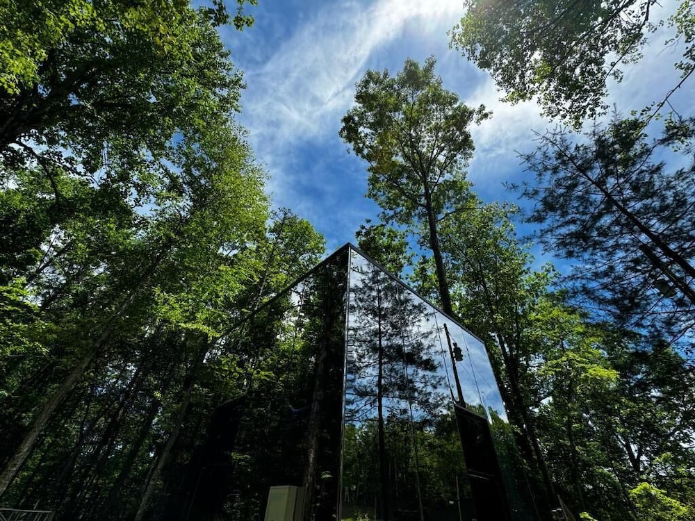 Mirror Cabin - Reflections