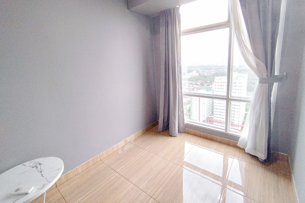 Spacious 2Br With Extra Room At Grand Sungkono Lagoon Apartment