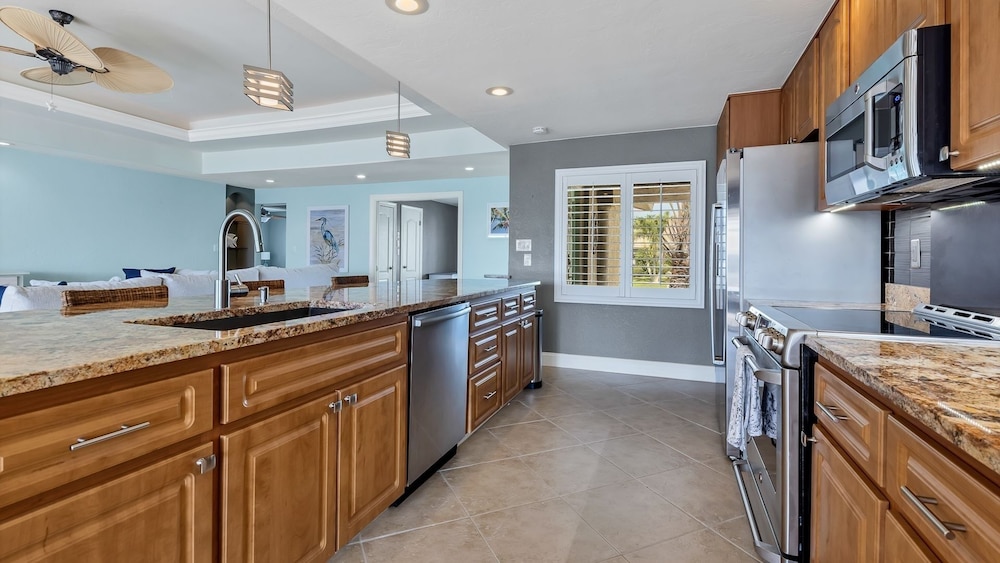 Punta Gorda Isles 3 Bedroom Private Pool+Spa Home on Canal 3 Home