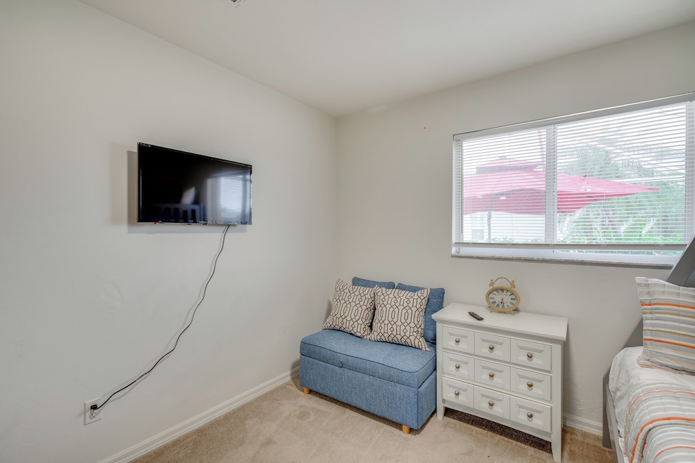 6 Mi to Coast: Cape Coral Family Home