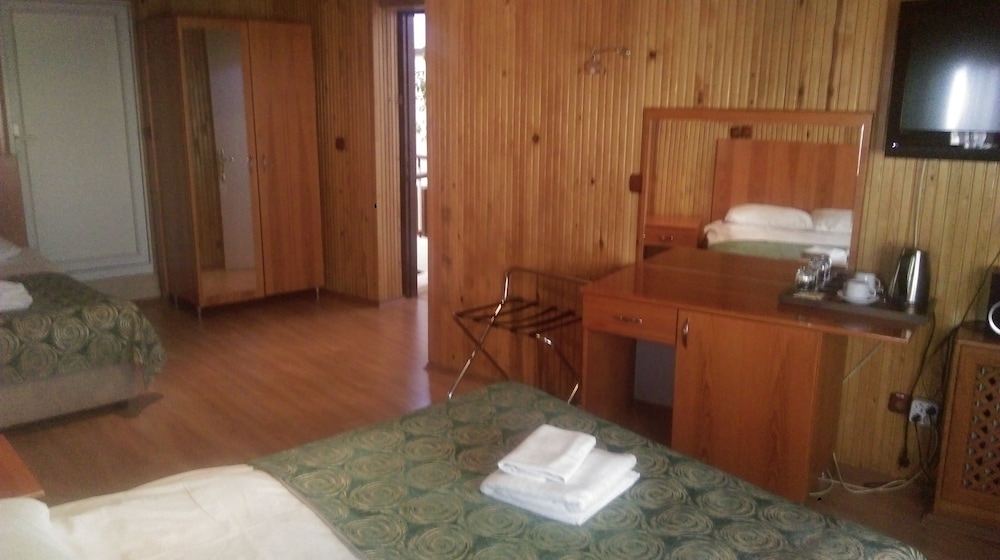 Adapalas Hotel