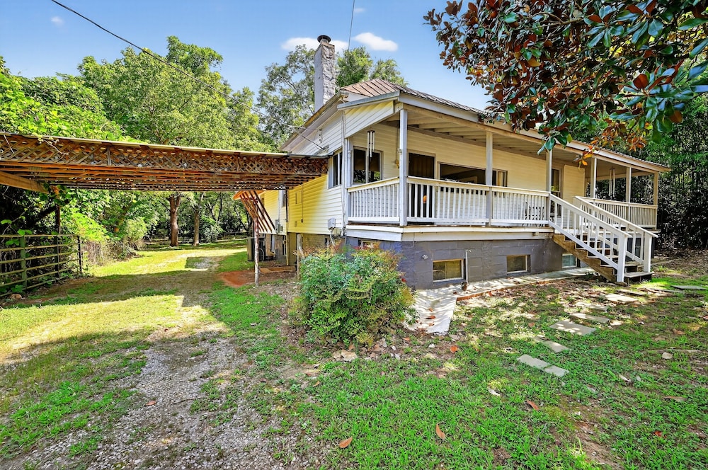 Historic Athens Home With Location & Comfort 3 Bedroom Home
