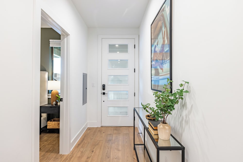 The Heights by AvantStay – Modern Condo Minutes from Broadway