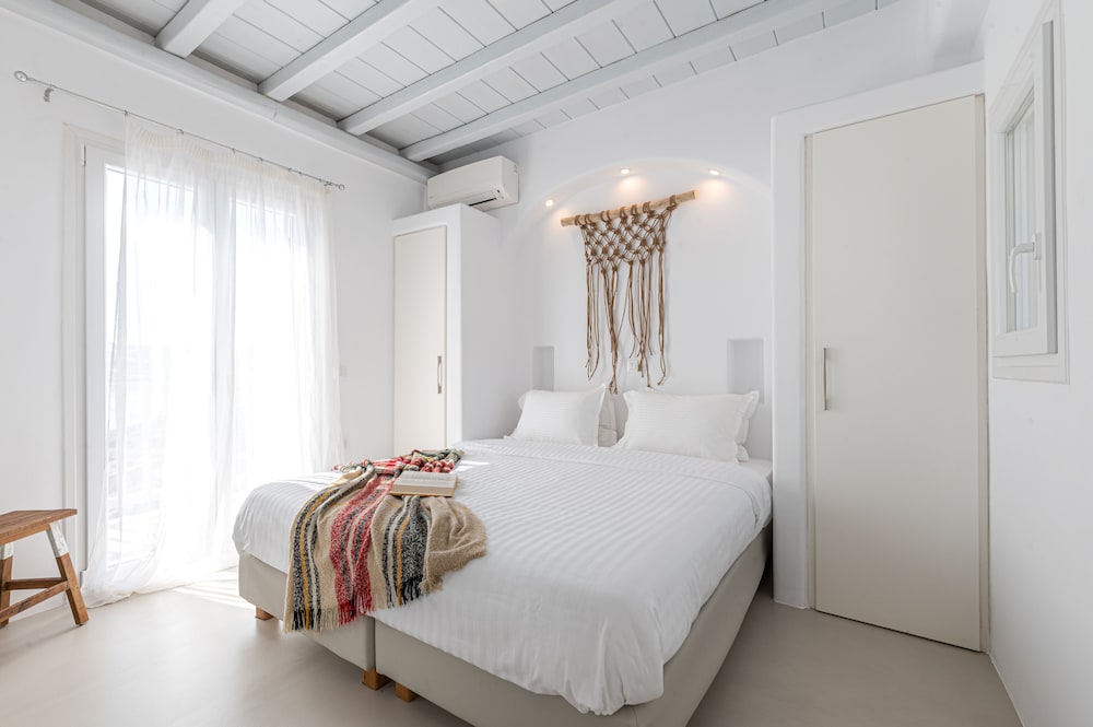 Carpe Diem Villas Mykonos - Heated Pool