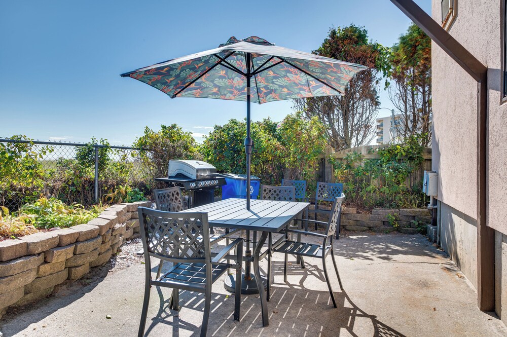 'beachfront 14' Condo on Old Orchard Beach