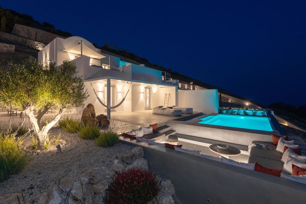Santorini Heights