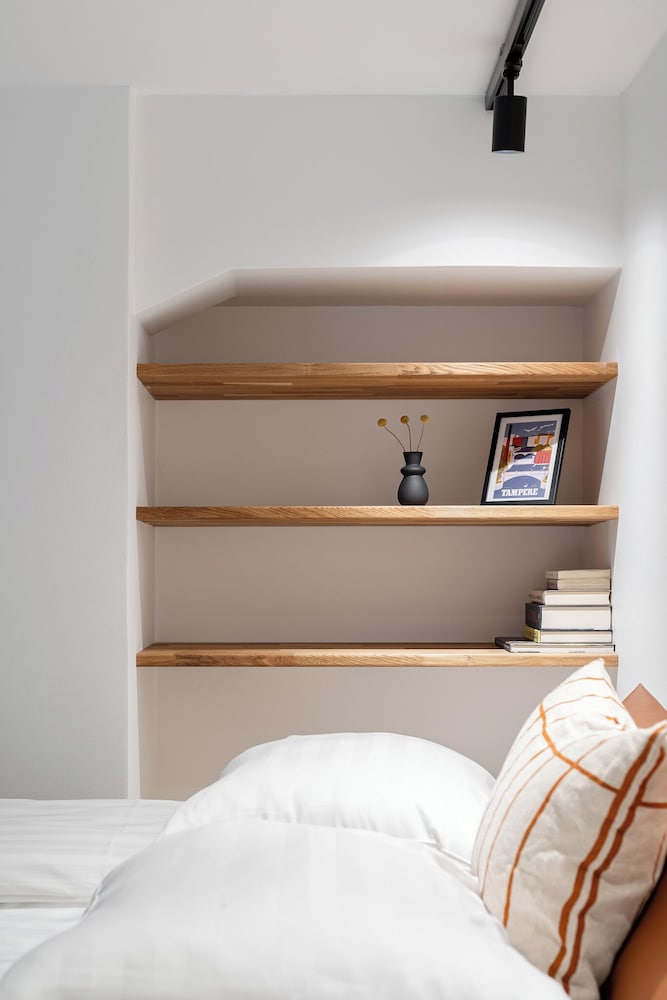 Stylish Loft next to City Center & Lake Pyhäjärvi