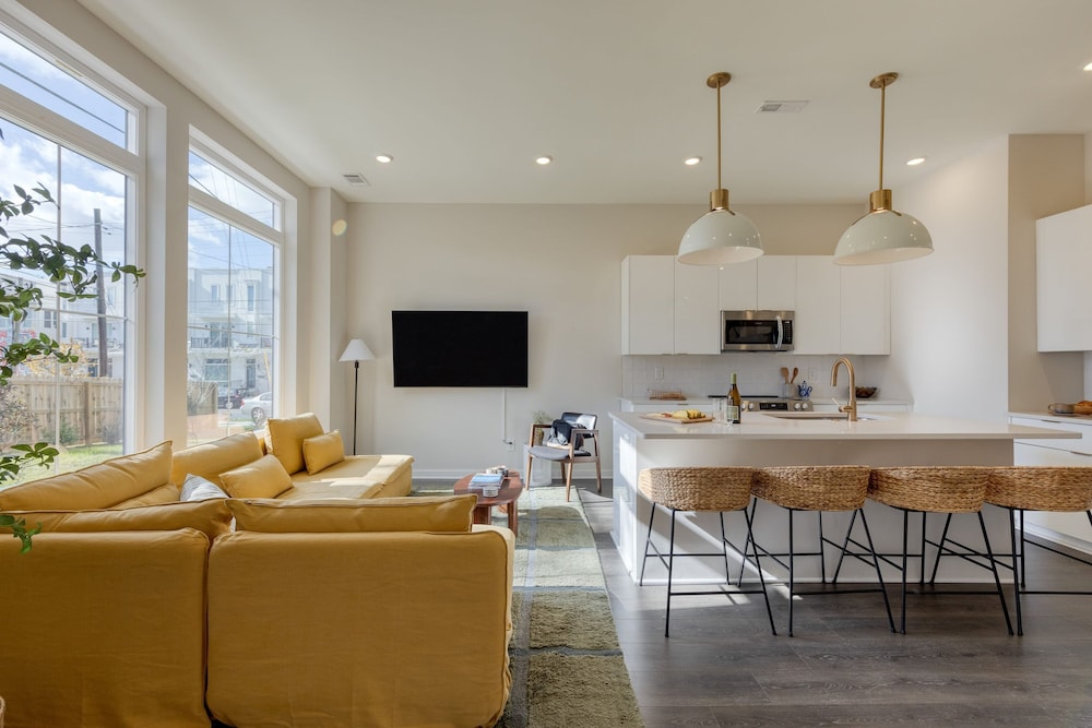 98 Degrees by Avantstay Covered Balcony Lounge Newly Built 4bdr Home