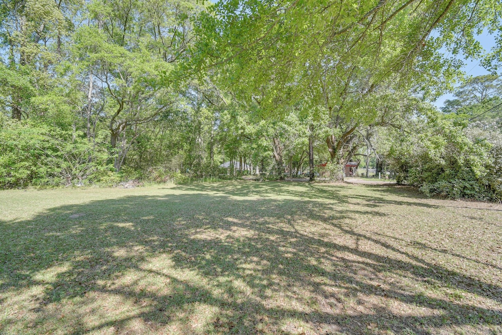 11 Mi to Beaches: Peaceful Foley Home w/ Yard