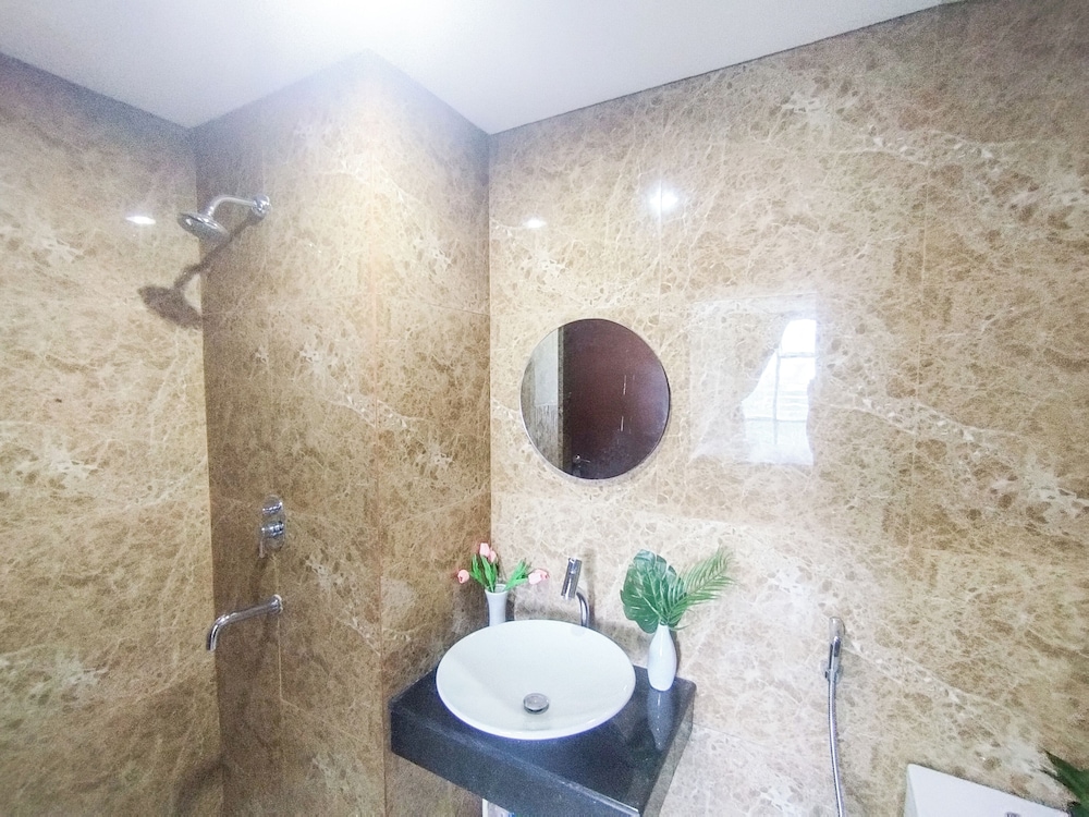 Simple 1Br Near Mall At Grand Sungkono Lagoon Apartment