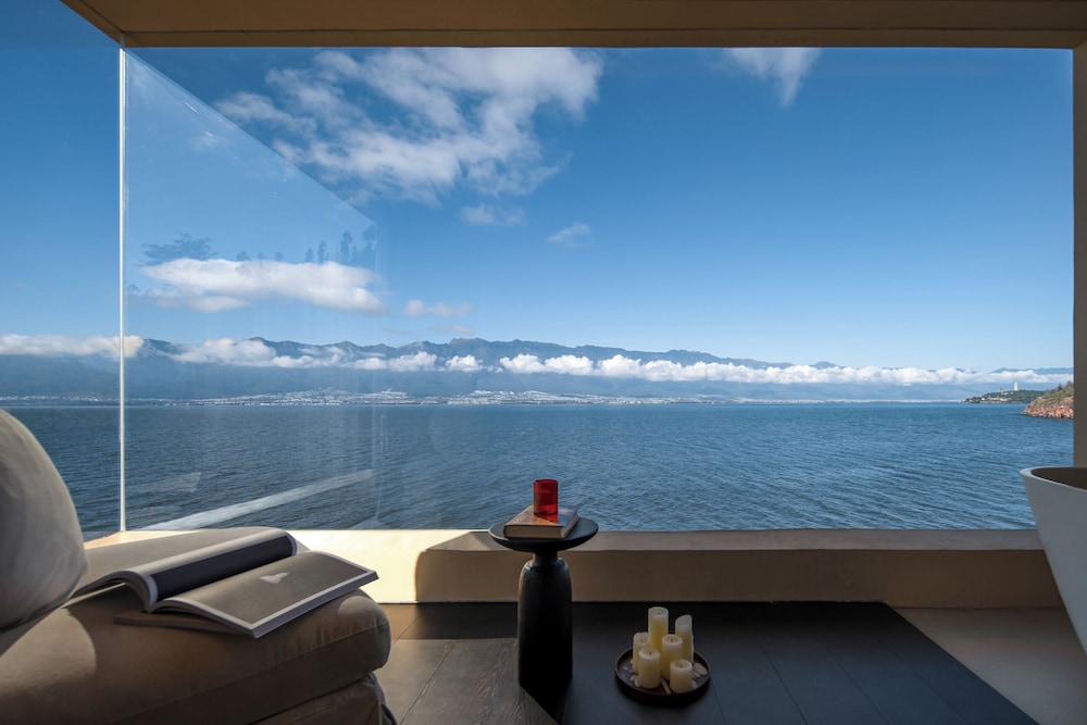 Dali Rushi Jiuxi Sea View Holiday Inn