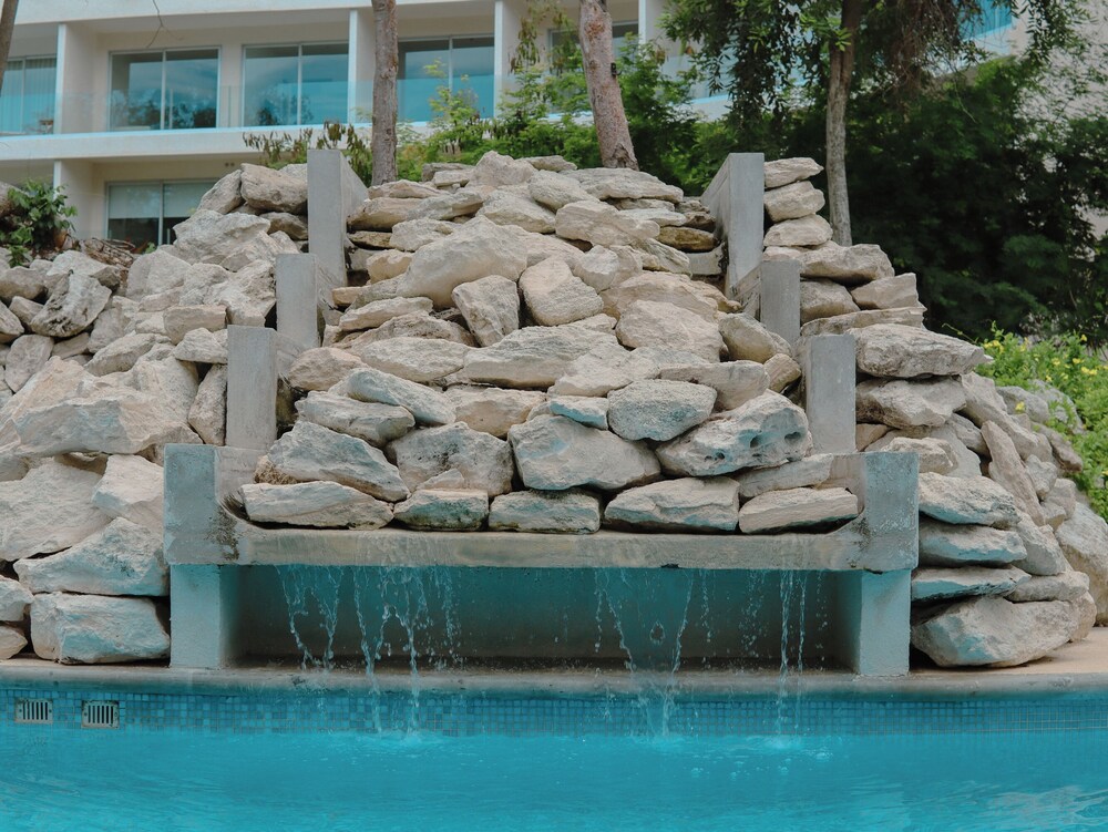 Stylish Playacar Condos w Balcony & Pool