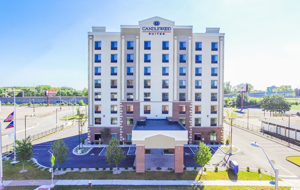 Hartford Vacations - Candlewood Suites Hartford Downtown, an IHG Hotel - Property Image 1