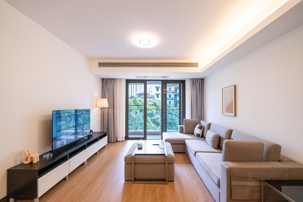 Tyms Stylish 1BR 1BA Apt Yongxin Century
