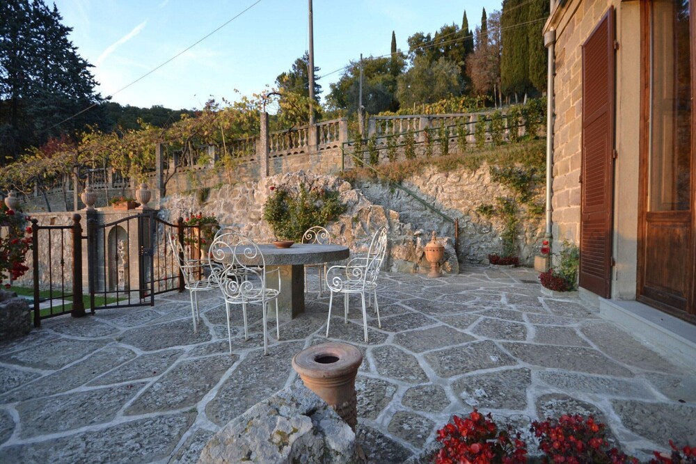 Belvilla by OYO Villa Torreone