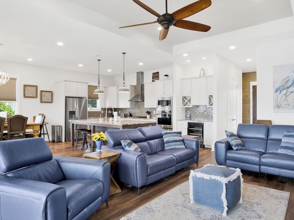 Bay Dream Believer by Southern Vacation Rentals