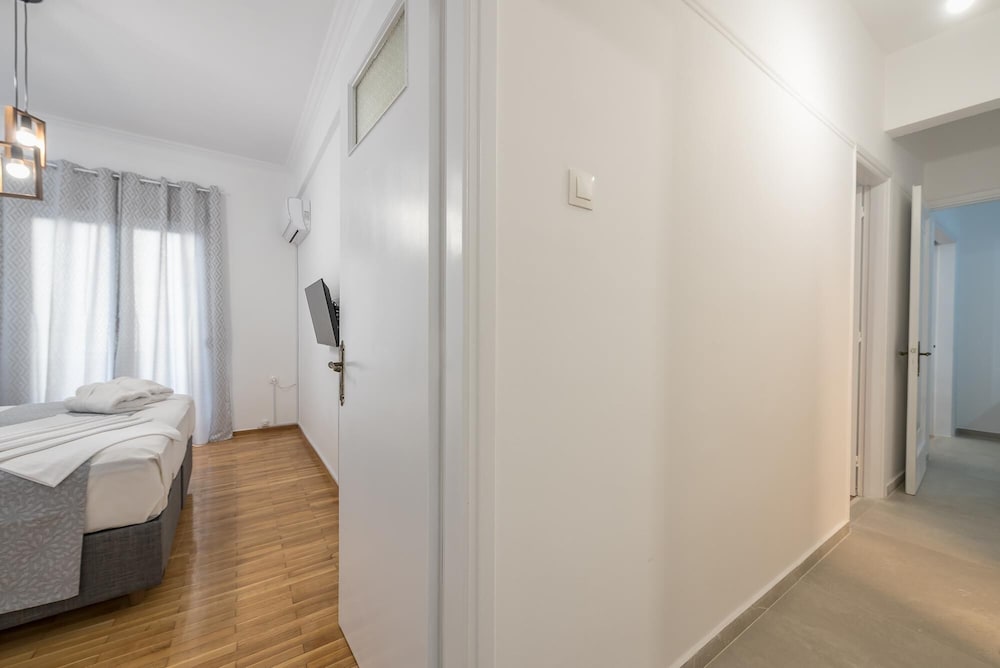 Athens Bright Suite by Cloudkeys