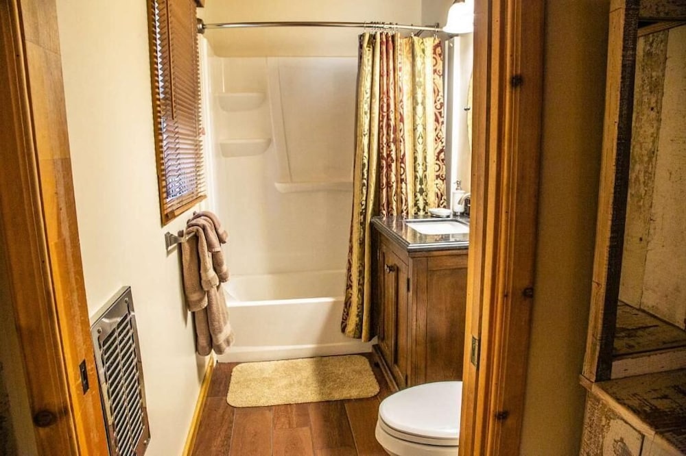 Eagle's Nest Lodge