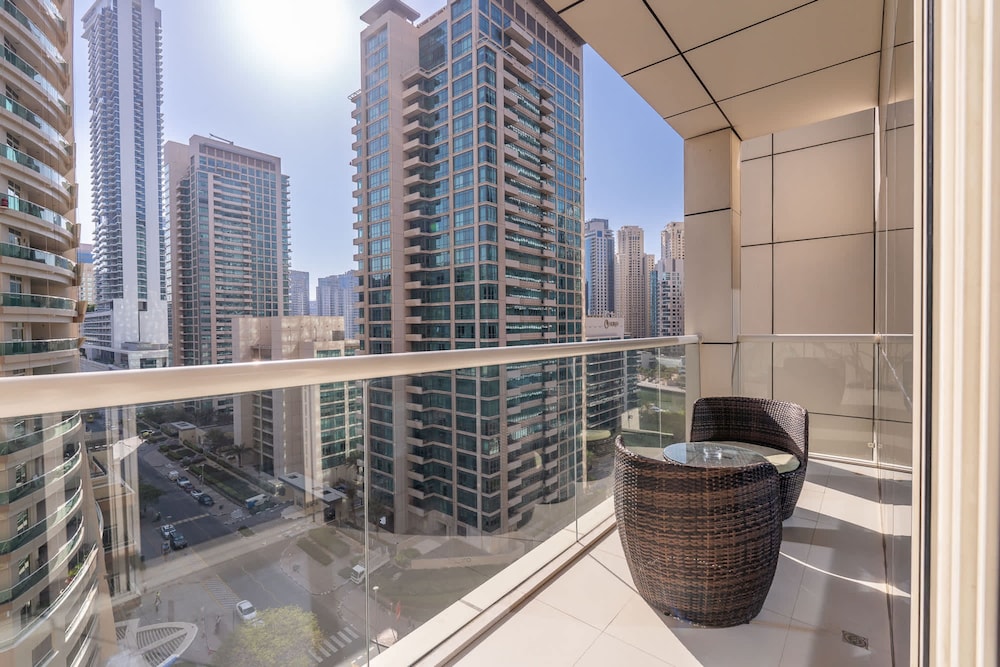 Cozy 1-bedroom Apartment at West Avenue Tower Near Marina Beach