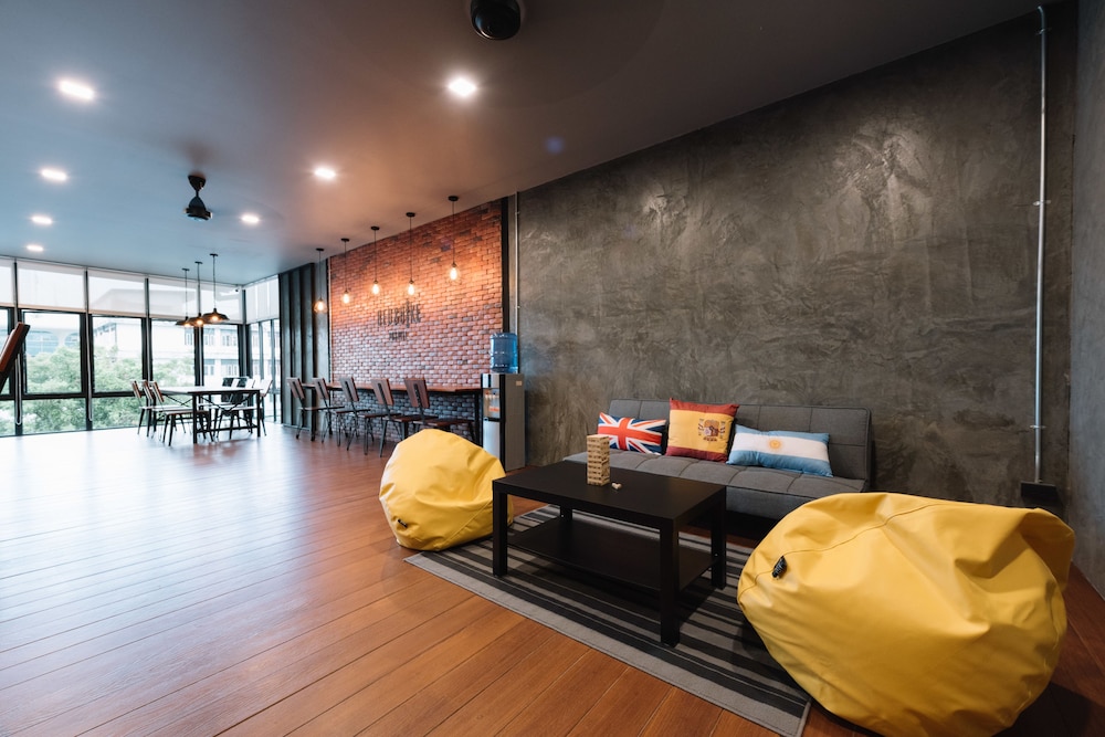 Bed & Bike Hostel