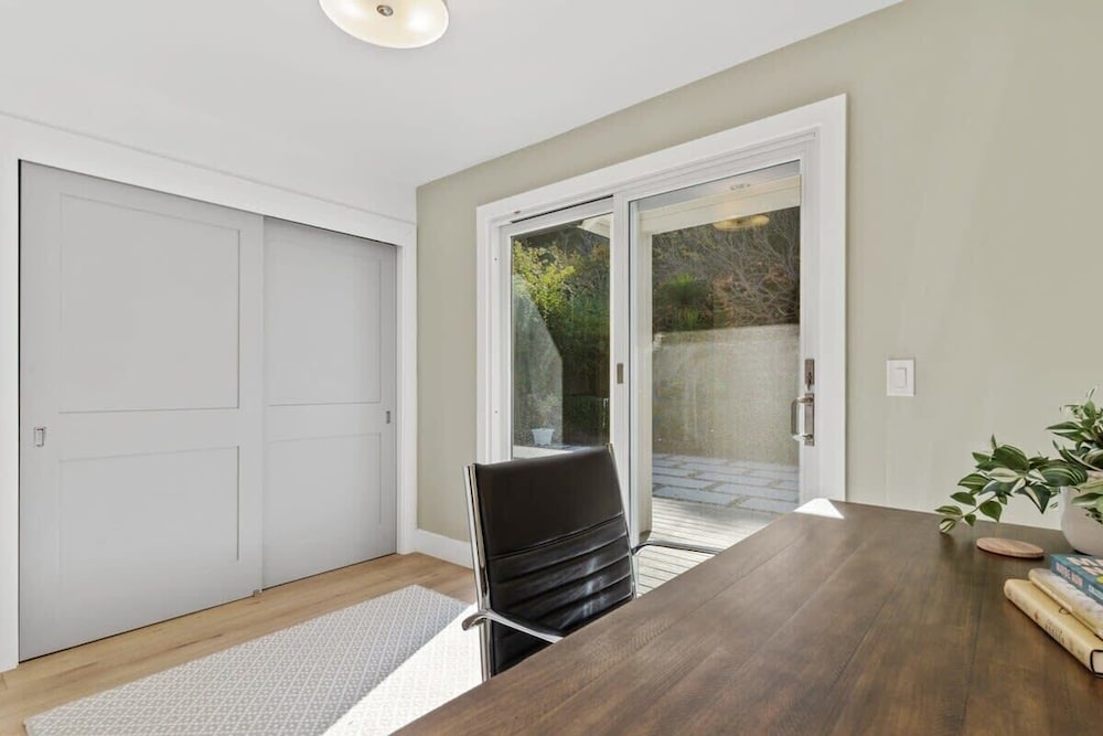 @ Marbella Lane - 3BR W/sweeping Views of Bay Area