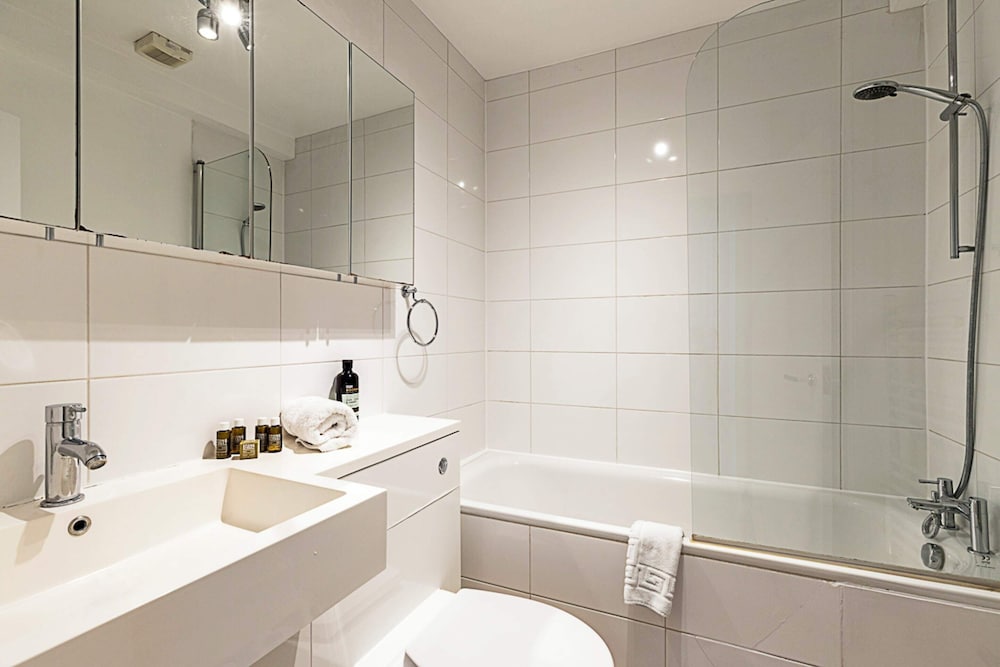 Charming Kensington Apartment