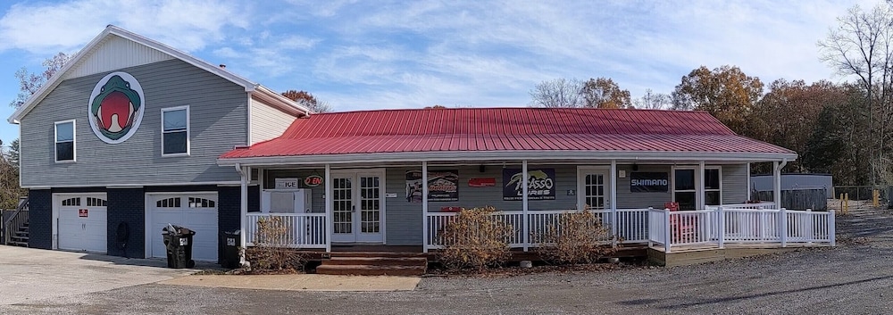 Talkin Tackle Outfitter and Lodge - Property Image 11