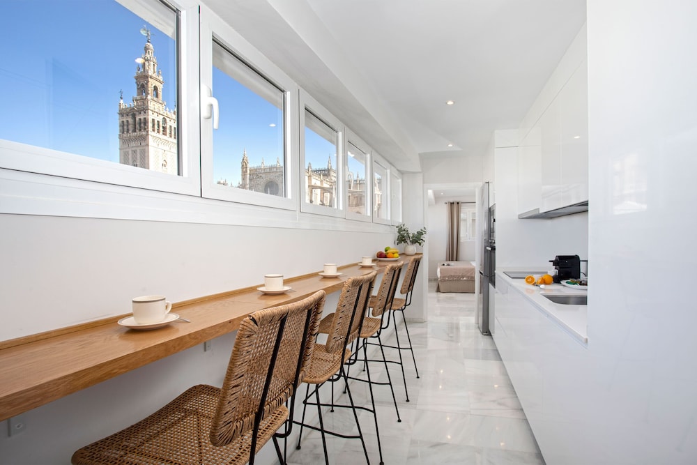 Beautiful 2 bd Apartment With Views to the Cathedral Constituci n IV