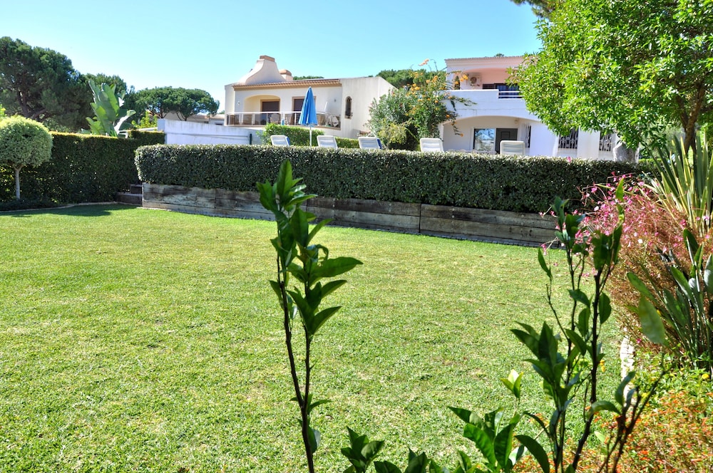 Old Village Area, Your Perfect Vilamoura Getaway, Private Pool, AC & Wifi