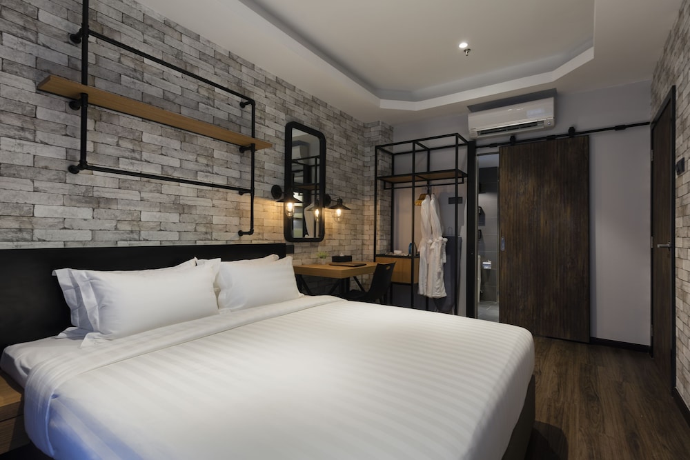 The Granite Luxury Hotel Penang 7