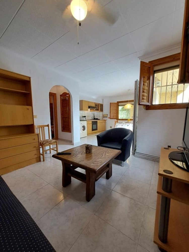 La Marina Oasis, 2-beds, Sleeps 4, 10 min to Beach