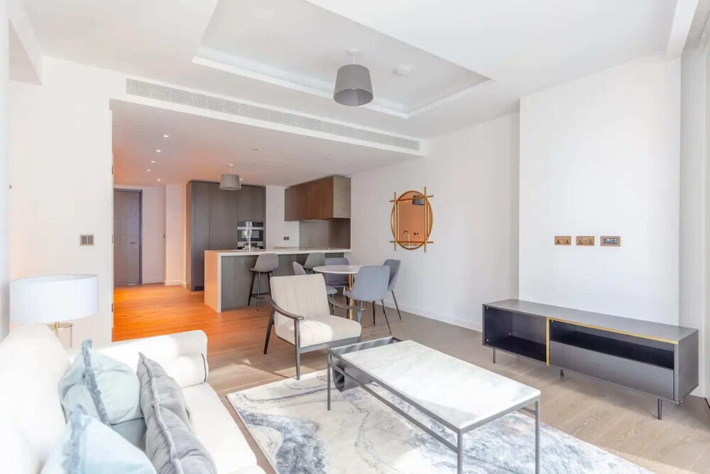 Luxurious 2 Bedroom Flat by the River Thames - Vauxhall