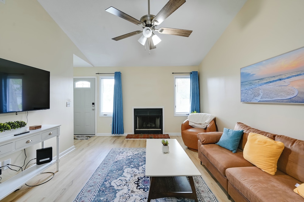 Greenville Getaway: Close to Campus + Stadium!