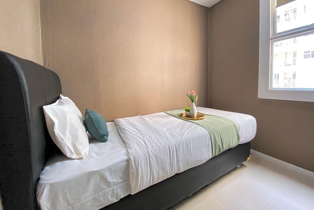 Pleasurable 2BR Apartment Parahyangan Residence