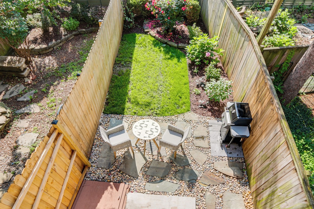 Dtwn at Your Door: Historic Frederick Gem w/ Yard!