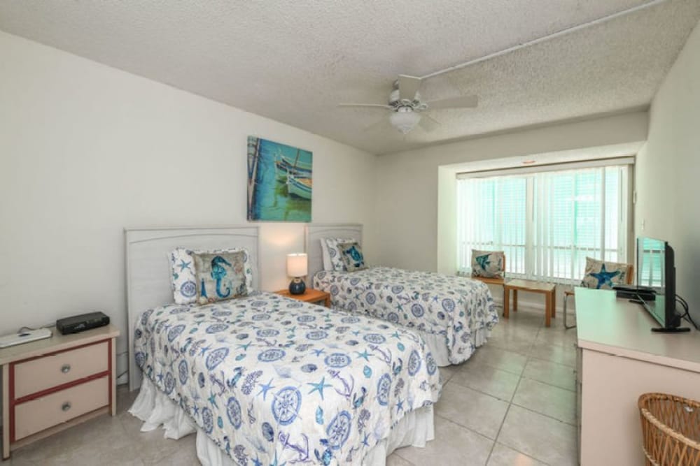 Coquina Beach Club 104 2 Bedroom Condo by RedAwning view 5