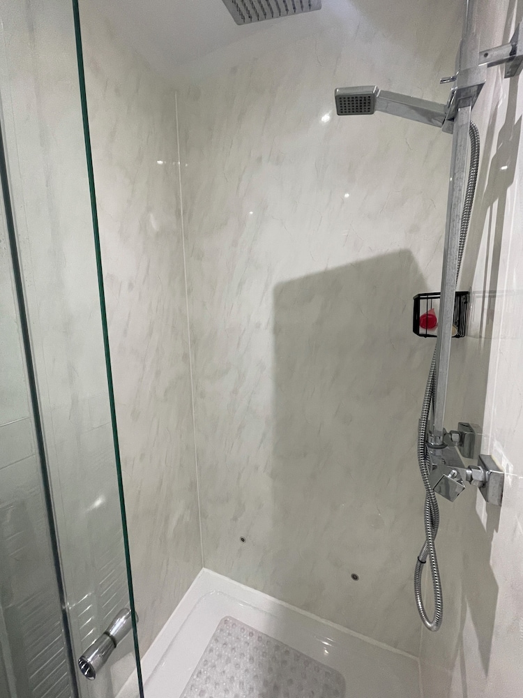 Stylish City Center 2 BR Retreat