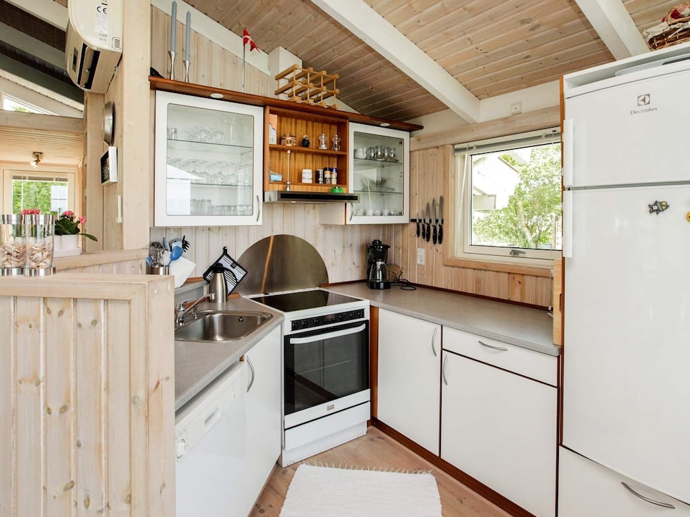 6 Person Holiday Home in Frederikshavn view 4
