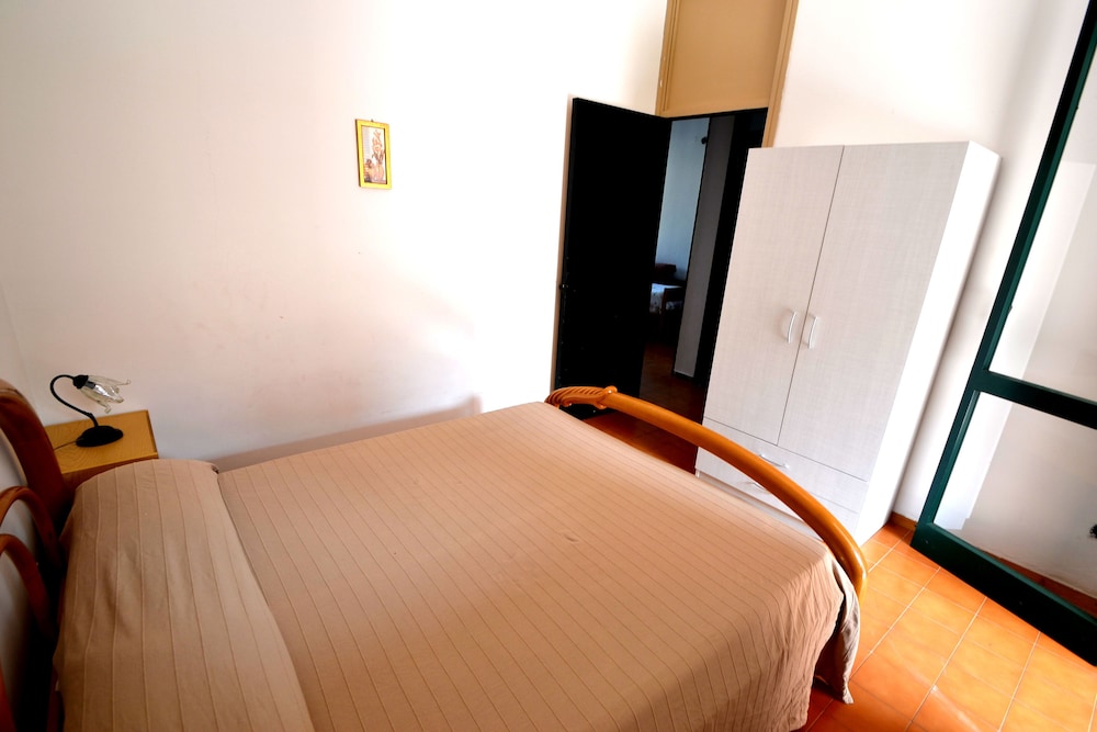 Comfortable Three-room Villa Located in Torre Dell'orso on the Ground Floor view 4