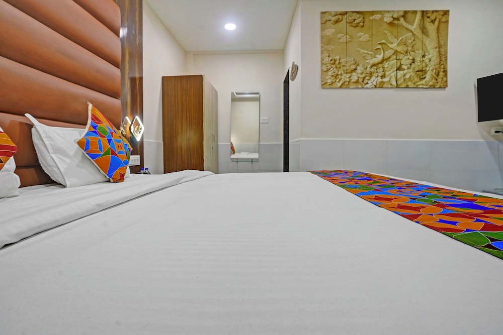 Fabhotel Small Daddy Plus