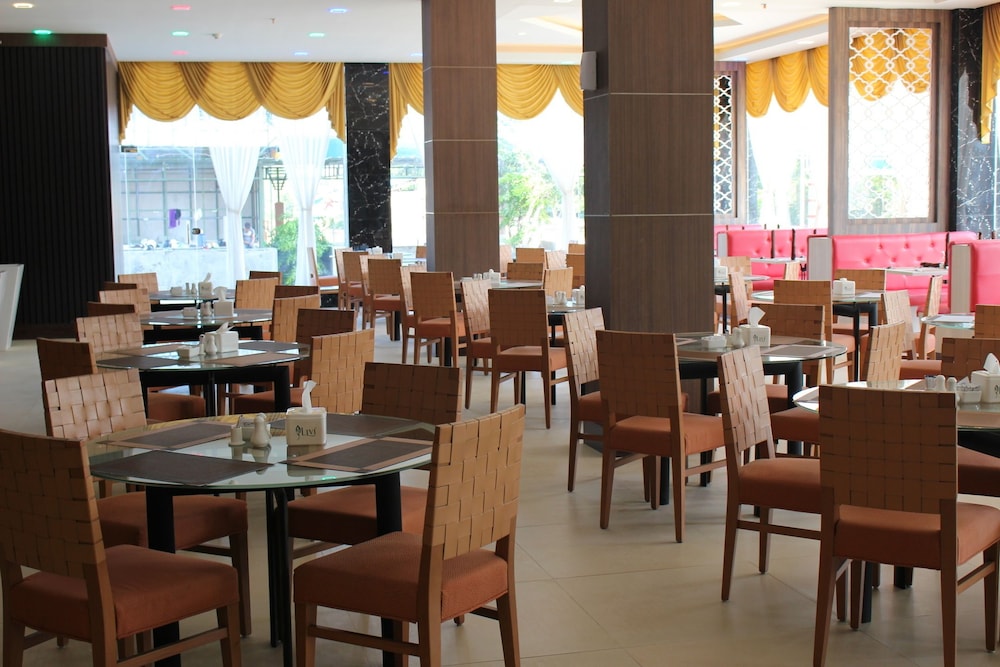 The Golden Bay Hotel Batam 39