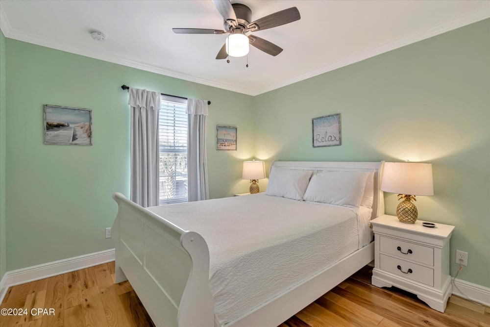 Pet Friendly Beach House - Sunset Escape